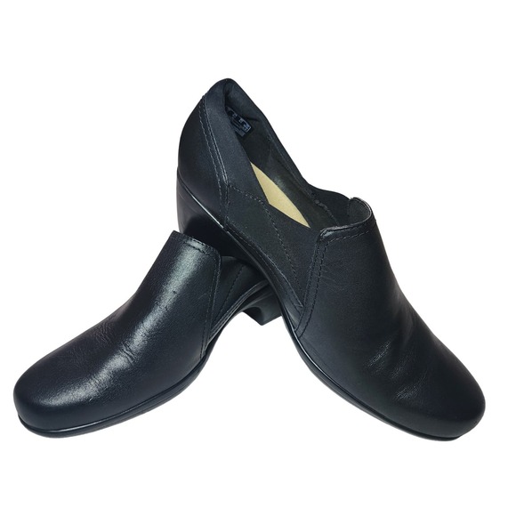 Clarks Emily Amelia Small Heel Loafers Size 7 - Picture 1 of 11